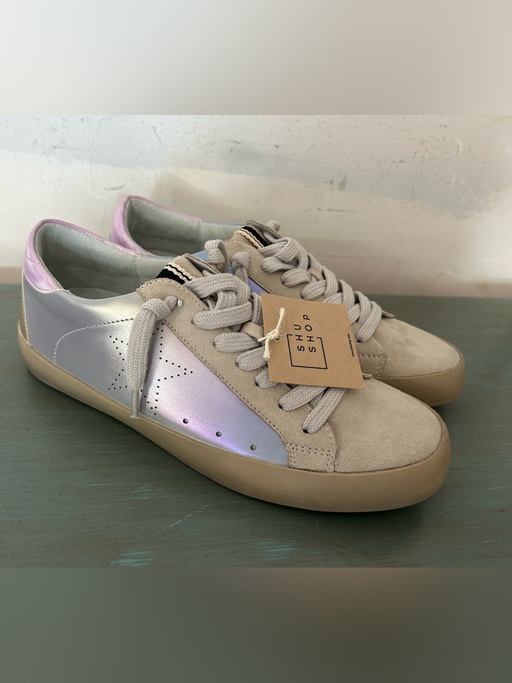 ShuShop Women's Iridescent Silver & Pink Low-Top Sneakers